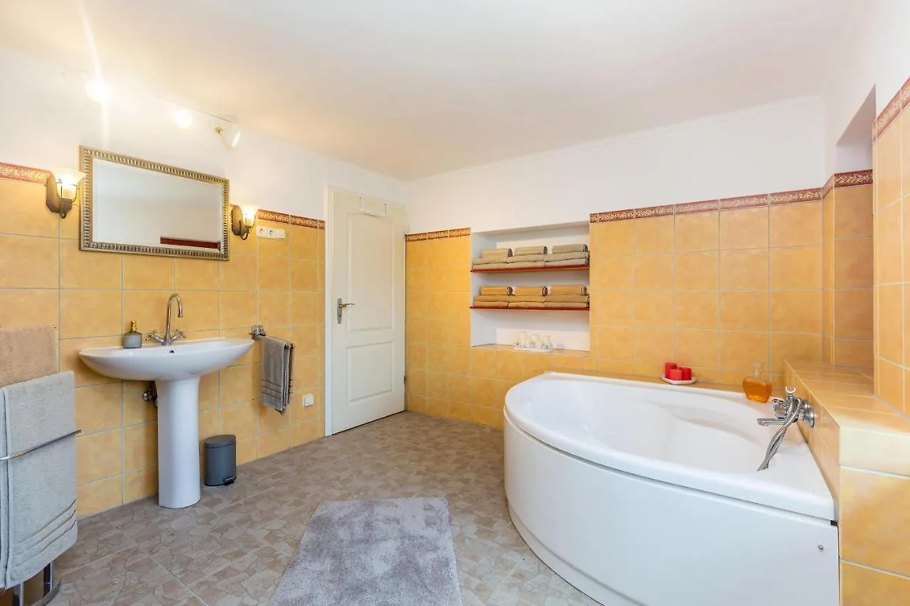 Holiday House Jele Vrh  Σπίτι διακοπών Vrh (Krk)